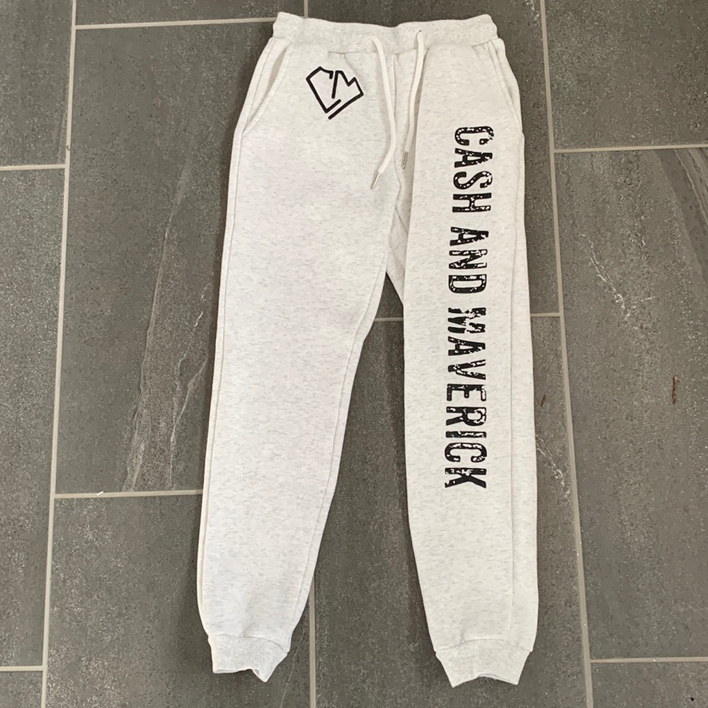 Cash and Maverick sweatpants size child large